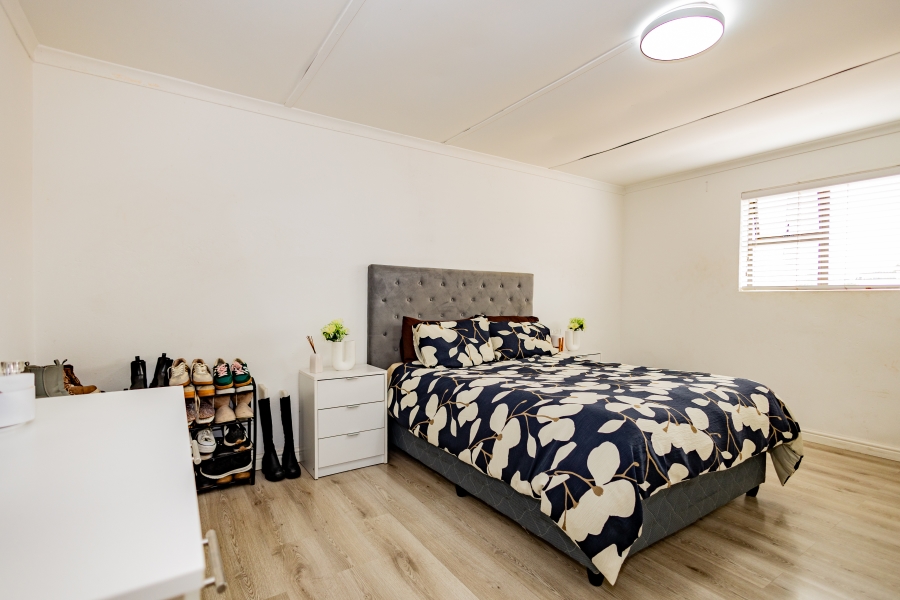 3 Bedroom Property for Sale in Uitsig Western Cape